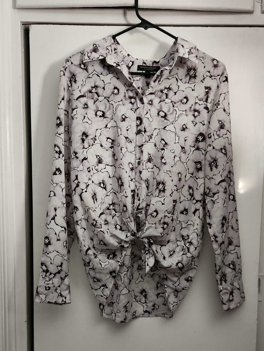 Banana Republic White & Black Floral Print Dillon Button-Up Shirt
